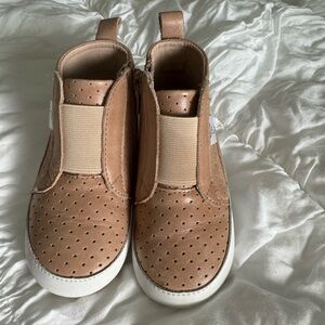 Little love bug high top sneakers. Size 7